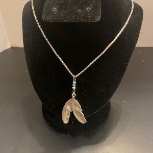 Southwestern Boho eagle falcon feather pendant silver tone chained necklace 11”
